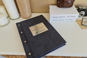 Книга отзывов для медицинского центра с логотипом брендированная
